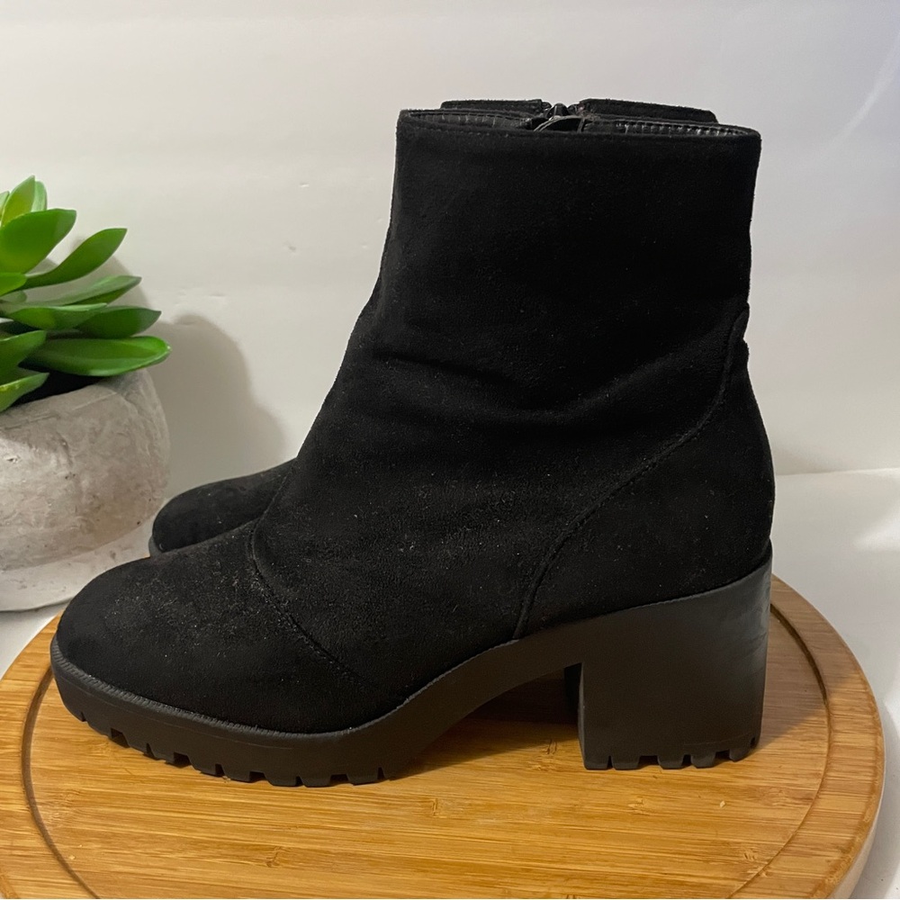 Raid Black Velvet Lug Sole‎ Ankle Boot Women’s 7 Chunky Block Heel Bootie Chic